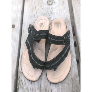 G.H. Bass & Co Demi Sandals Womens Size 9W Flat Slip On Black Leather Toe Ring